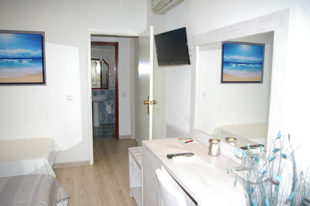 Vila Formosa Al-Estabelecimento De Hospedagem,Quartos-Rooms Monte Gordo Habitación foto